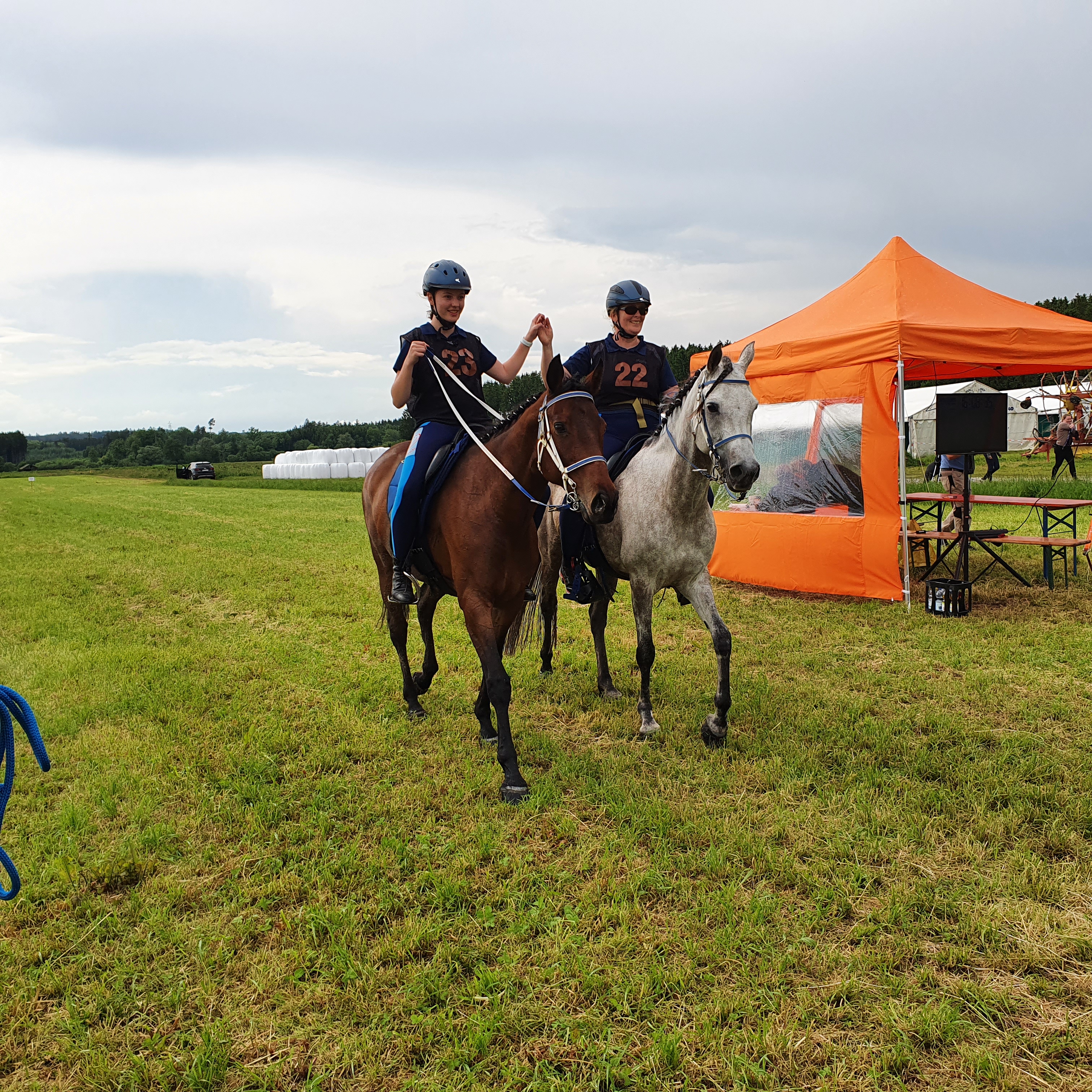Zieleinlauf von Marlen und Maike Grell | © Michaela Wilczek